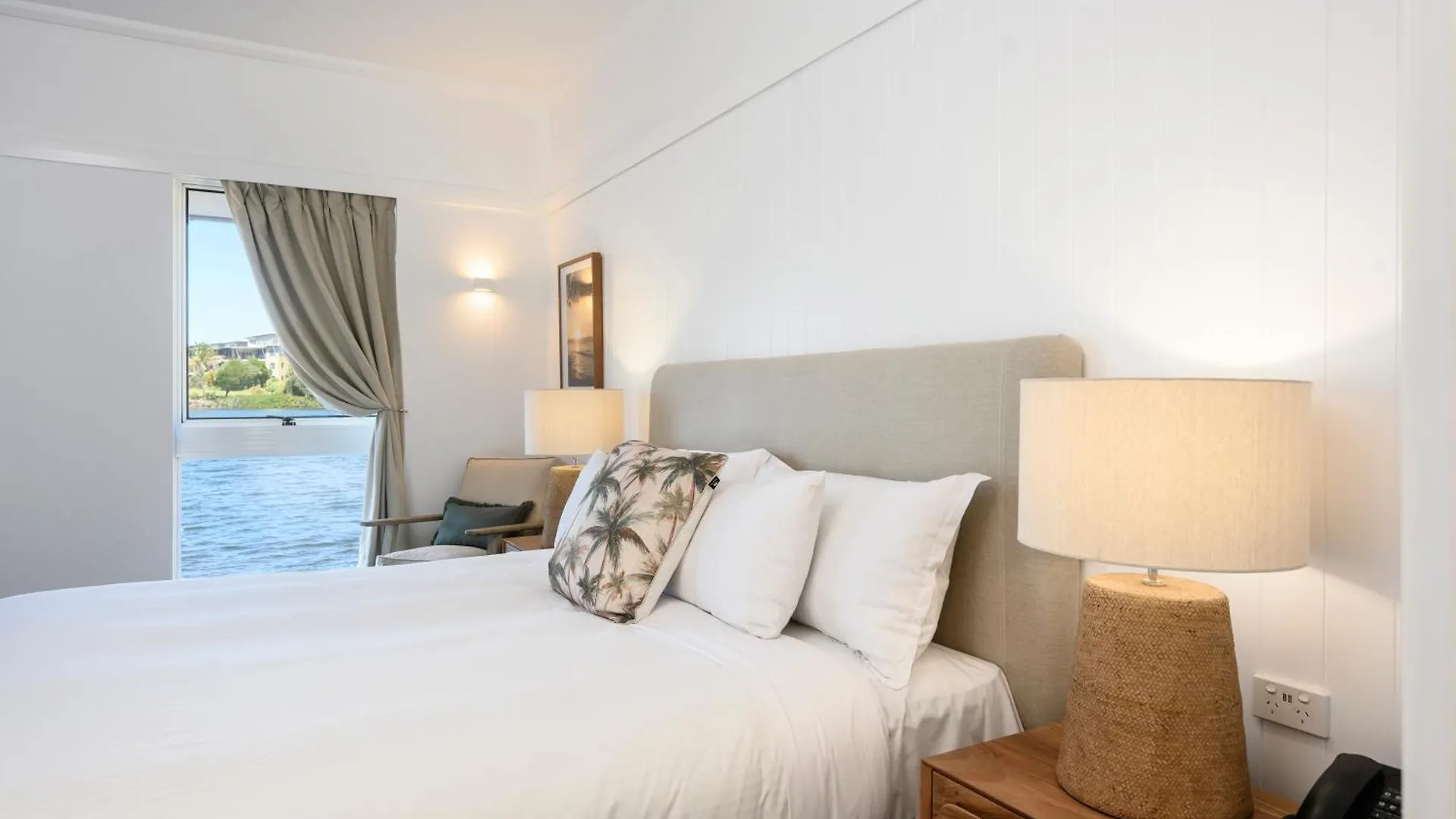 Novotel Sunshine Coast Resort Twin Waters 4*,  Australia