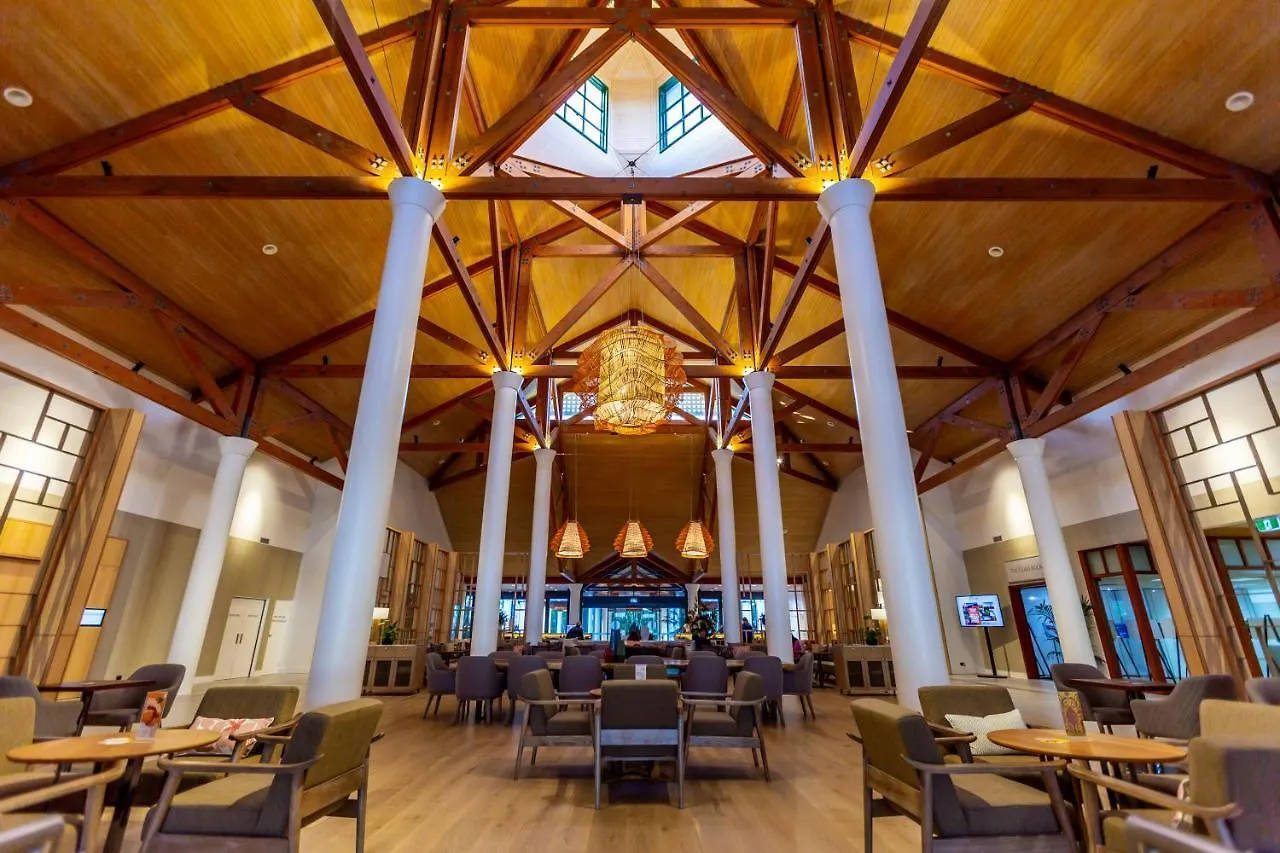 Novotel Sunshine Coast Resort Twin Waters 4*,