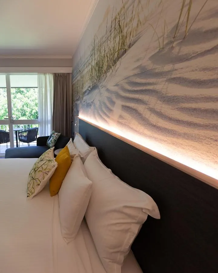 Novotel Sunshine Coast Resort Твин Уотерс Отель
