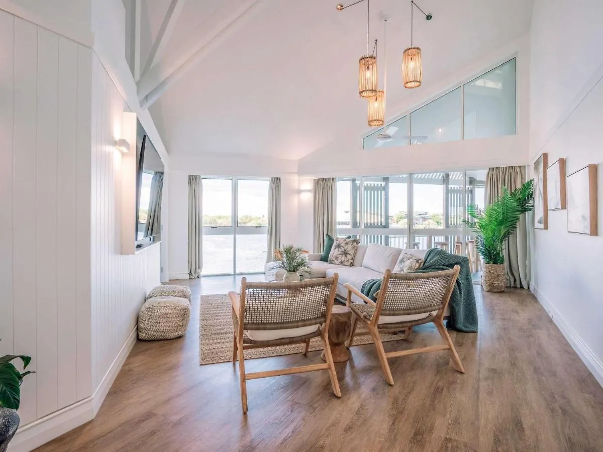 **** Отель Novotel Sunshine Coast Resort Твин Уотерс Австралия