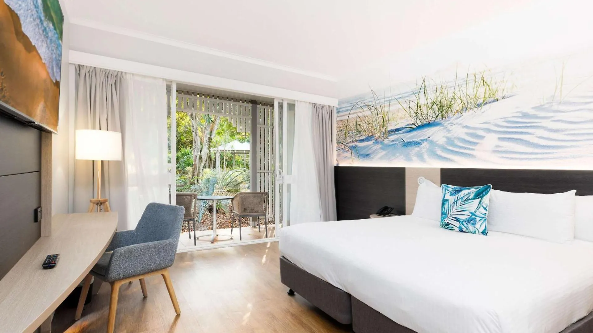 Отель Novotel Sunshine Coast Resort Твин Уотерс